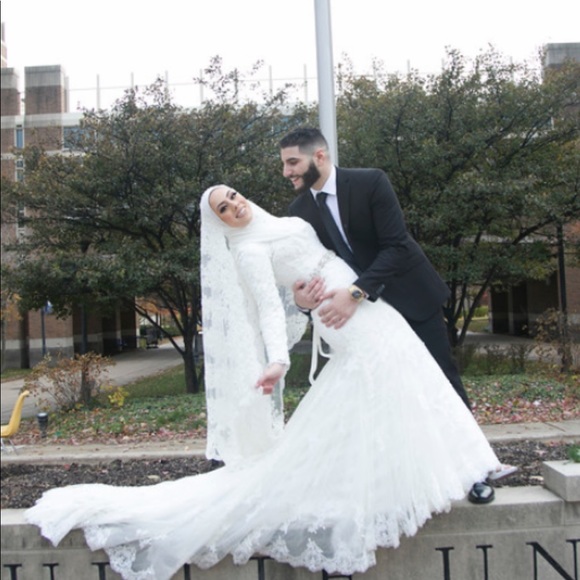 Dresses & Skirts - Wedding dress for sale!